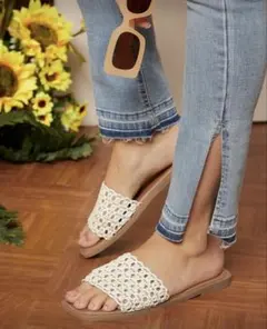 編み込みデザイン フラットサンダル ホワイト