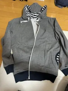 OUTDOOR グレー パーカー Lサイズのサムネイル