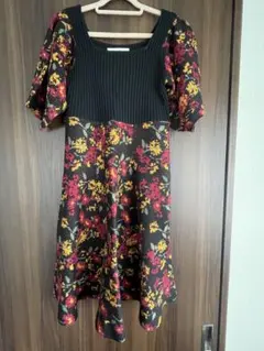Lily Brown 半袖花柄ニットワンピース Fサイズ