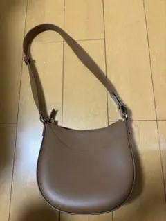 ブラウン ショルダーバッグ ハーフムーン型のサムネイル