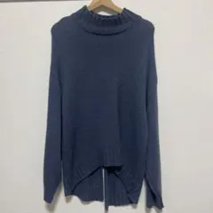 ダークブルー ハイネックニット