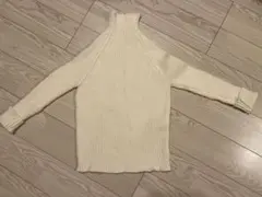 白　タートルネック　セーター　新品・未使用　M