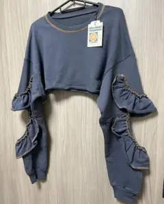 新品 HELLOHAN FRANCISCO フリル クロップド スウェットのサムネイル