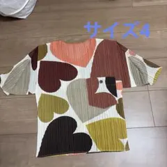 PLEATS PLEASE ISSEY MIYAKE 2011年秋冬コレのサムネイル