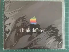 【新品/未開封】Apple レインボーロゴ　マウスパッド　非売品のサムネイル