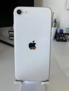 iPhoneSE3 第3世代 スターライト 本体 64GB 背面割れ - メルカリ