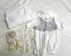 新生児 セレモニースーツと月齢カードセット