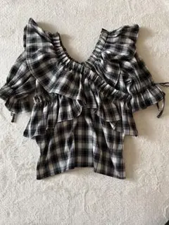 フリルオフショルダーシャツ ブラック・ホワイトチェック