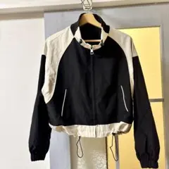 バイカラージャケット　カラーブロック　黒　白　モノトーン　長袖　ナイロン