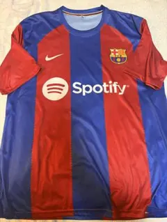 LE SSERAFIM × バルセロナ コラボユニフォーム風シャツ チェウォン