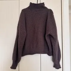 ダークブラウン タートルネック ニット