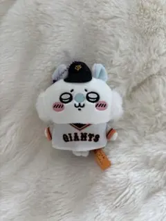 ちいかわ　読売ジャイアンツ　モモンガマスコット