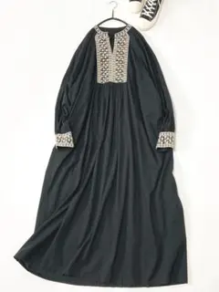 美品サニーレーベル23AWゆったりコットンエンブロイダリーヨークワンピース♪