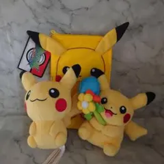 ポケモン　ピカチュウ　ポケモンセンターぬいぐるみ&マルチポーチ　セット