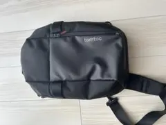 tomtoc ブラック ボディバッグ