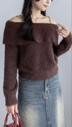 ブラウンオフショルダーセーター