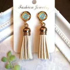 タッセル付きファッションピアス/イヤリング(ハンドメイド)