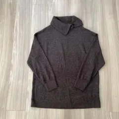 ダークブラウン ハイネック 長袖ニット　M-Lサイズ