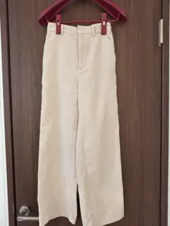 GU ベージュ コーデュロイワイドパンツ