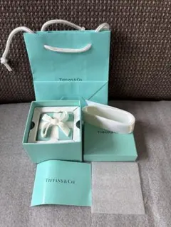 Tiffany & Co. カーフスキンレザーラウンドジュエリーケース - メルカリ