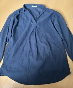 ネイビー Mサイズ 長袖シャツ　ブラウス