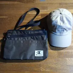 美品:Champion サコッシュ & キャップ セット