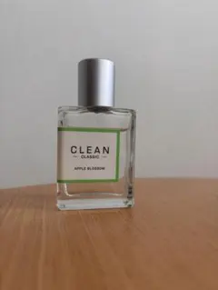 CLEAN CLASSIC APPLE BLOSSOM 香水のサムネイル