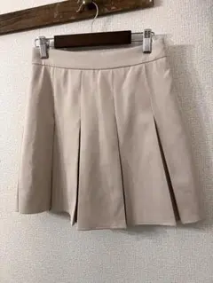 MAJESTIC LEGON アイボリー プリーツ キュロット ミニ丈