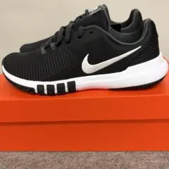 新品 NIKE ナイキ ランニングシューズ トレーニングシューズ 26