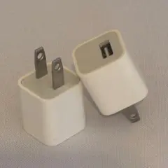 Apple USB電源アダプタ ホワイト 2個　汚れキズあり　通電確認済み