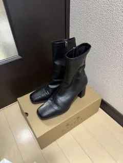 レザー スクエアトゥブーツ ブラック