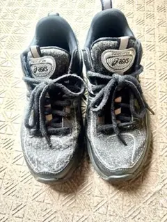 アシックス◼️スニーカー 黒/グレー