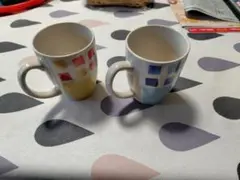 幾何学模様のマグカップ2個セット