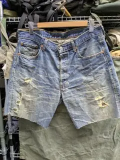 Levi's 501デニムショートパンツ カットオフ ダメージ加工のサムネイル