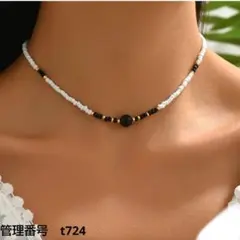 ビーズネックレス ホワイト ブラック　ゴールド　エレガント　シンプル