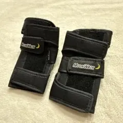 MoonWalk ブラックリストバンド　子供用手首のプロテクター