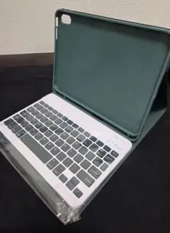 ​【未使用】iPad 第10世代 キーボードケース グリーン 10.9インチ