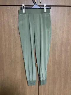 バナナリパブリック オリーブグリーン スリムフィットパンツ