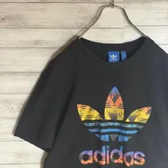 adidas アディダス　トレフォイルロゴ　 カラフルロゴ Tシャツ　人気　半袖