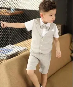 フォーマルスーツ 蝶ネクタイ付き✨　150cm