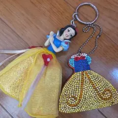 白雪姫 フィギュア＆ドレス型キーホルダー ディズニー お土産