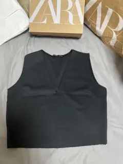ZARA Vネック タンクトップ ブラック