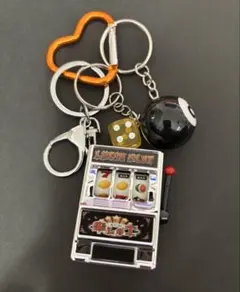 じゃらじゃらキーホルダー バッグチャーム ミニスロット付き