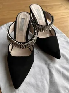 【美品】CELFORD ビジュー付きパンプス ブラック　size38のサムネイル
