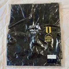 ローソン　MACHI café エプロン（黒） MACHI cafe」エプロンとネームプレートを着用したEXILE TETSUYA