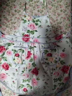 2026年最新】ローラアシュレイ エプロンの人気アイテム - メルカリ