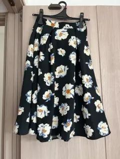 GU ジーユー　花柄　フレアスカート　レディース　Sサイズ