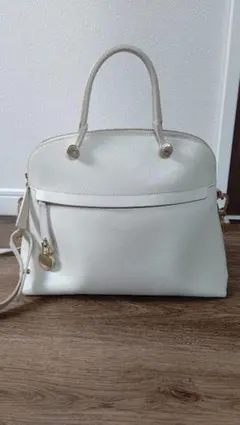 2026年最新】フルラ パイパー ホワイトの人気アイテム - メルカリ