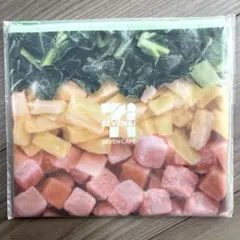 セブンイレブン Happyくじ G賞 スムージーフラットポーチ グリーン