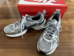 NIKE ナイキ　V2K RUN スニーカー　25㎝